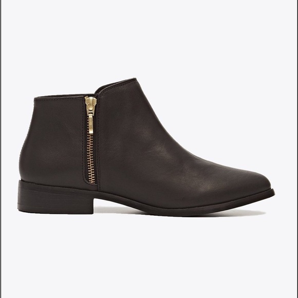 Nisolo | Lana Ankle Boot in Black Leather 9 - Picture 12 of 13